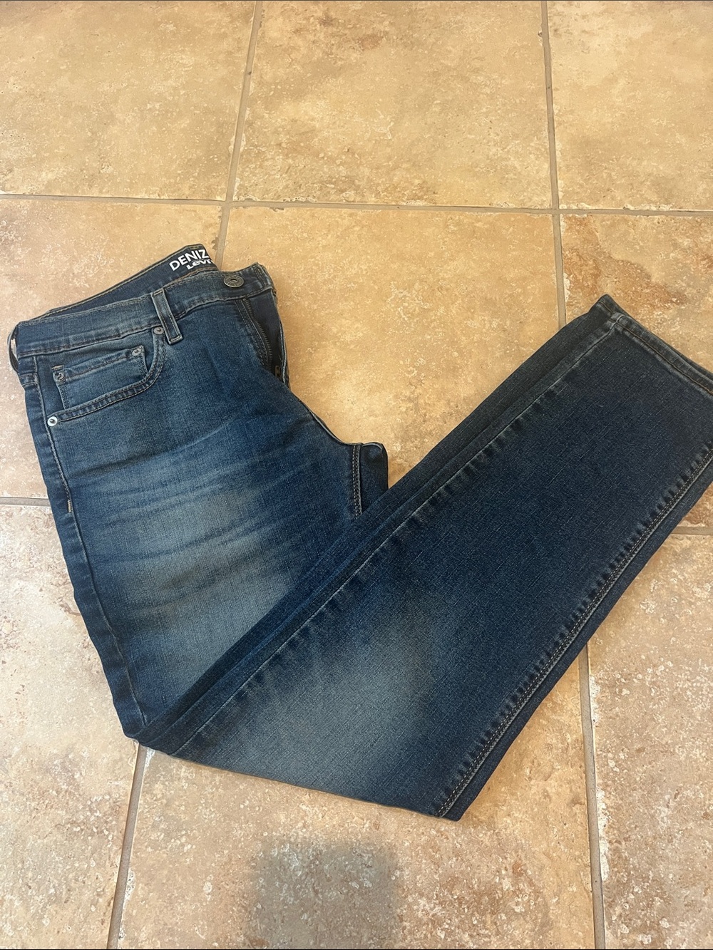 Levi's Slim-Straight Jeans in Dark Blue Wash W30 L 30